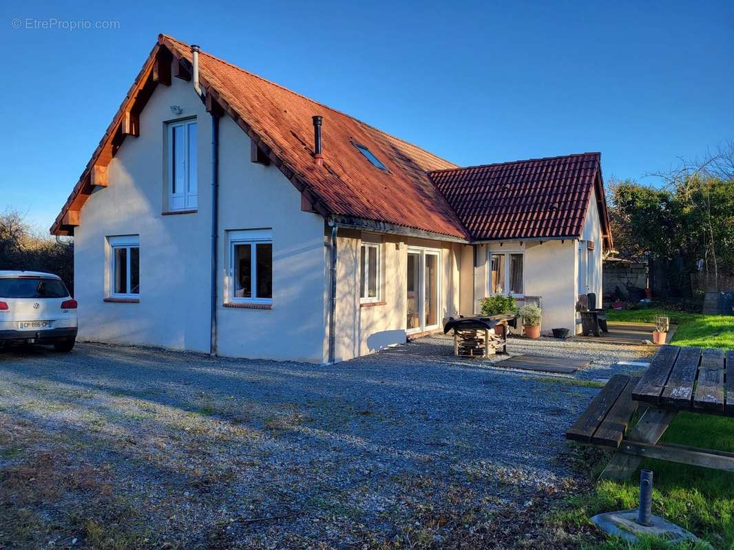 Appartement à LUSSAC-LES-EGLISES