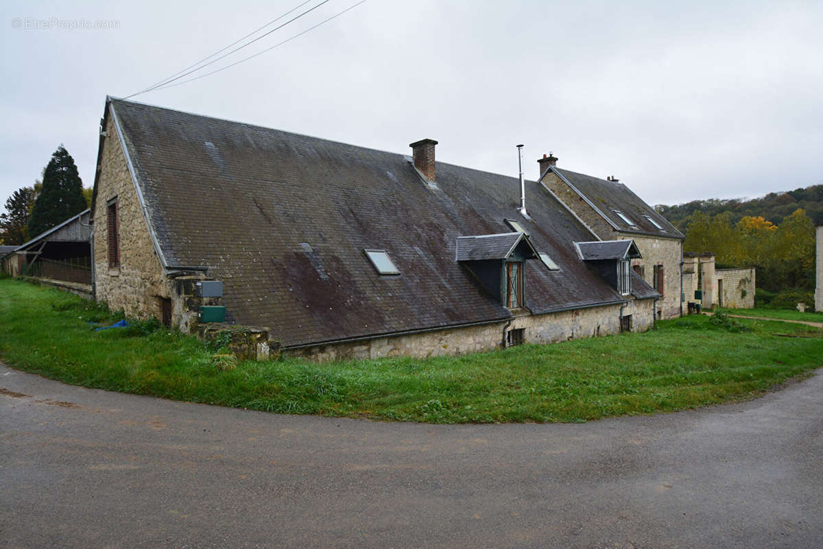 Maison à NANTEUIL-LA-FOSSE