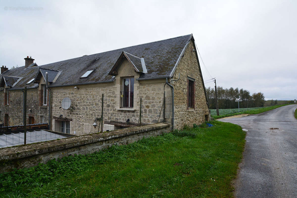 Maison à NANTEUIL-LA-FOSSE