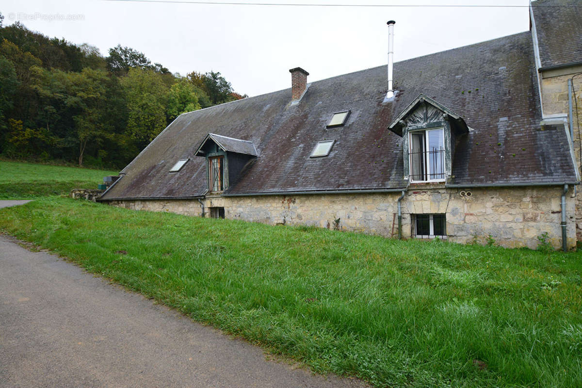 Maison à NANTEUIL-LA-FOSSE