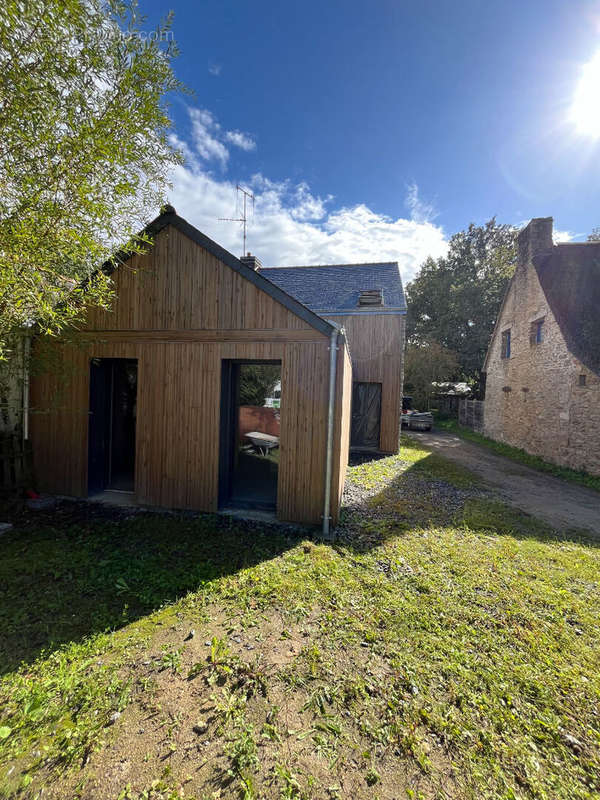 Maison à LA CHAPELLE-DES-MARAIS