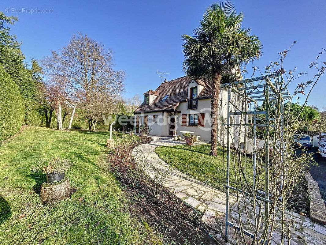 Maison à VAUX-SUR-SEINE