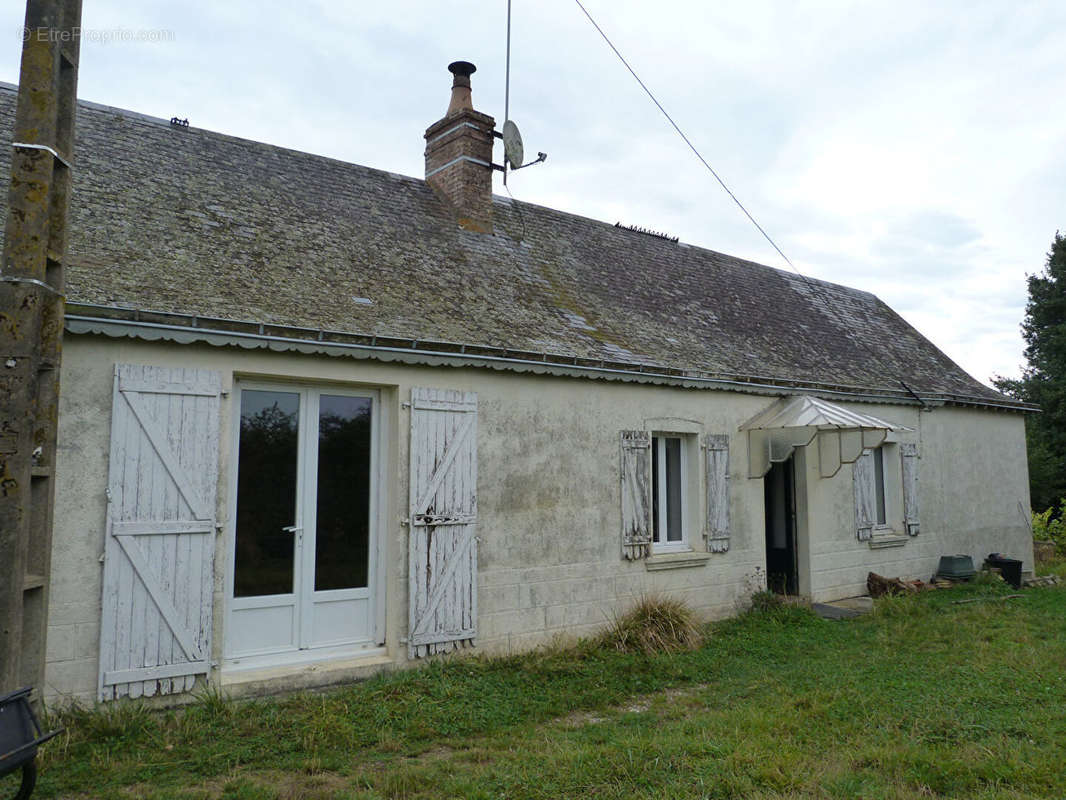 Maison à QUELAINES-SAINT-GAULT