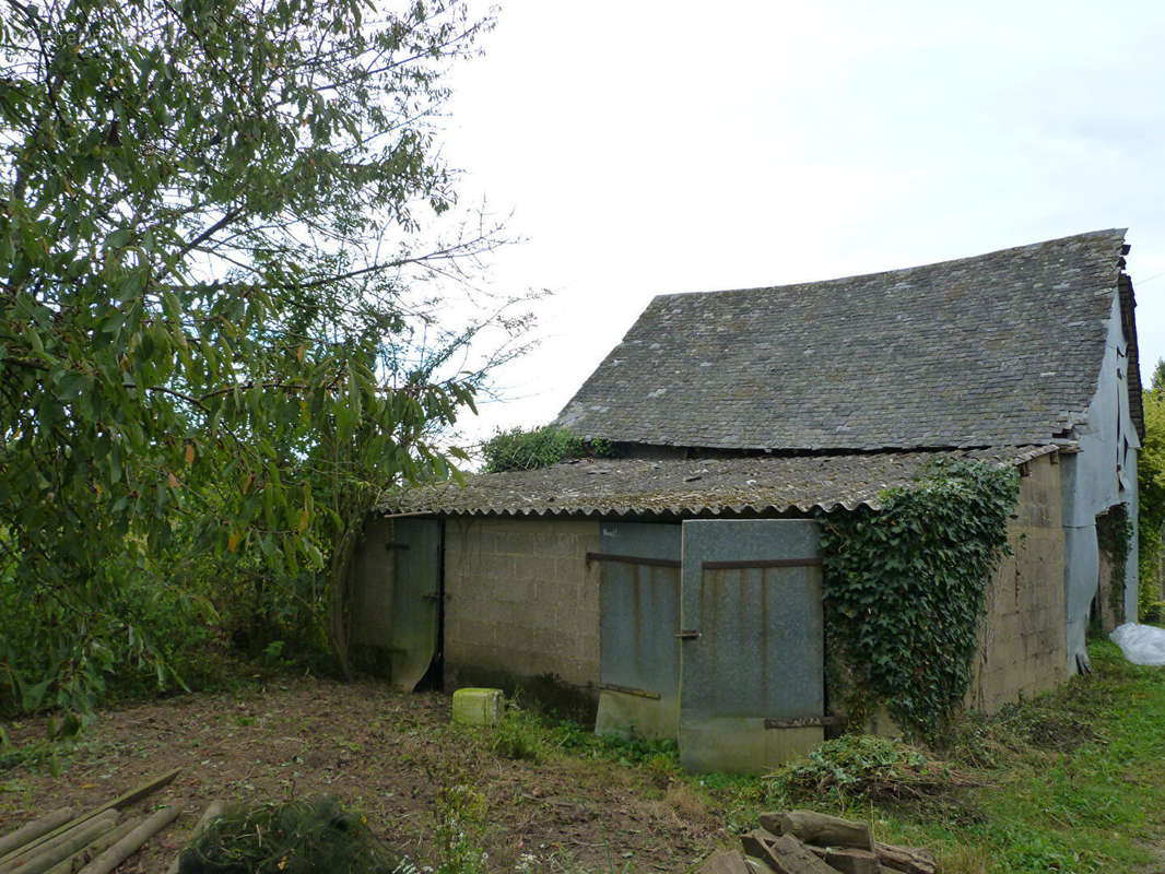 Maison à QUELAINES-SAINT-GAULT