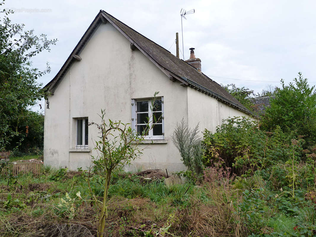 Maison à QUELAINES-SAINT-GAULT