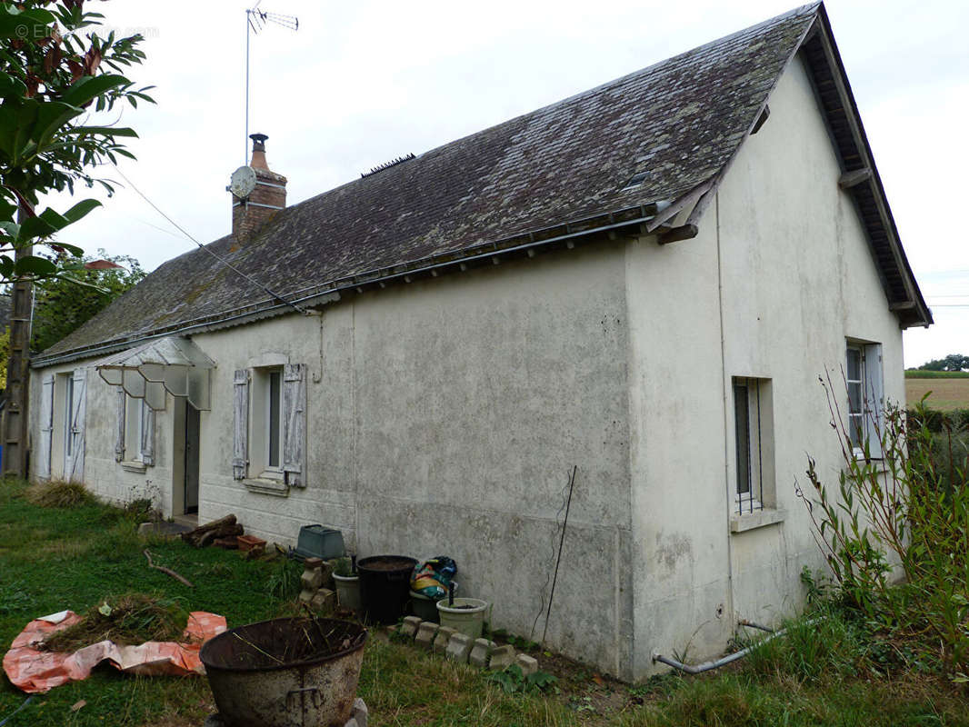 Maison à QUELAINES-SAINT-GAULT