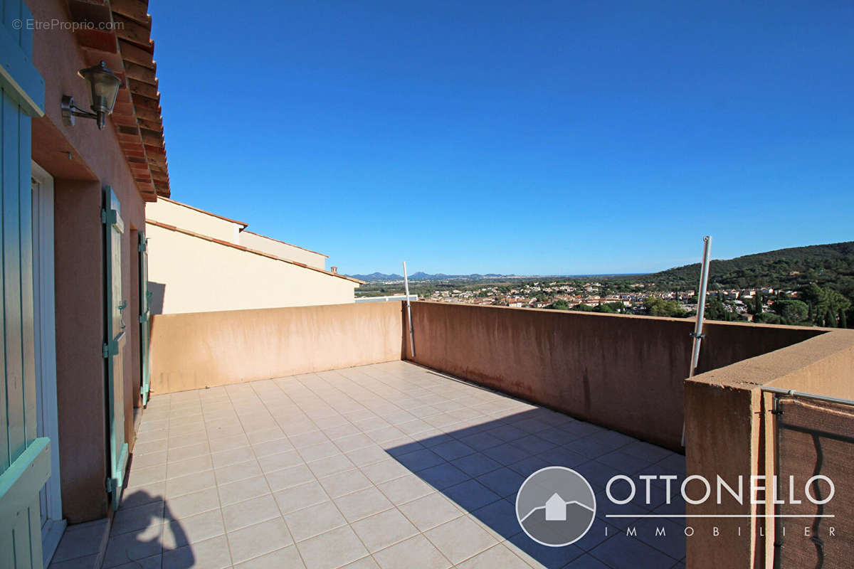 Maison à ROQUEBRUNE-SUR-ARGENS