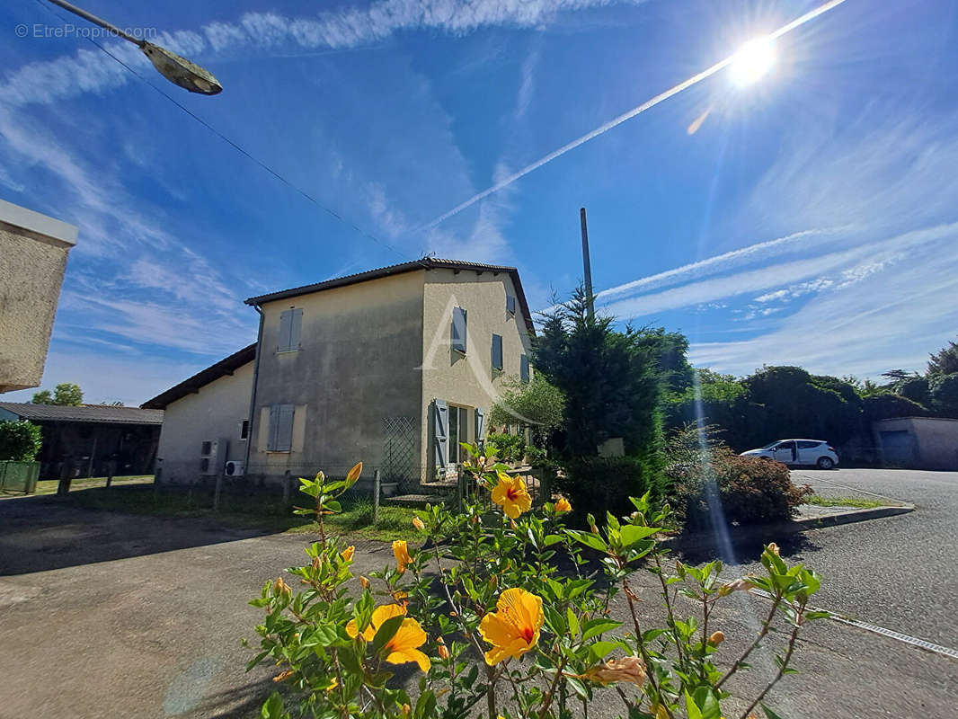 Maison à COLAYRAC-SAINT-CIRQ