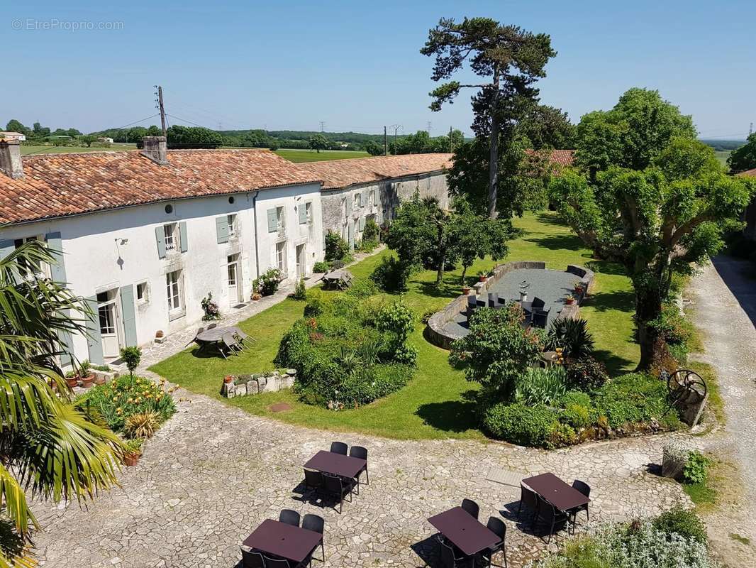 Maison à ASNIERES-LA-GIRAUD