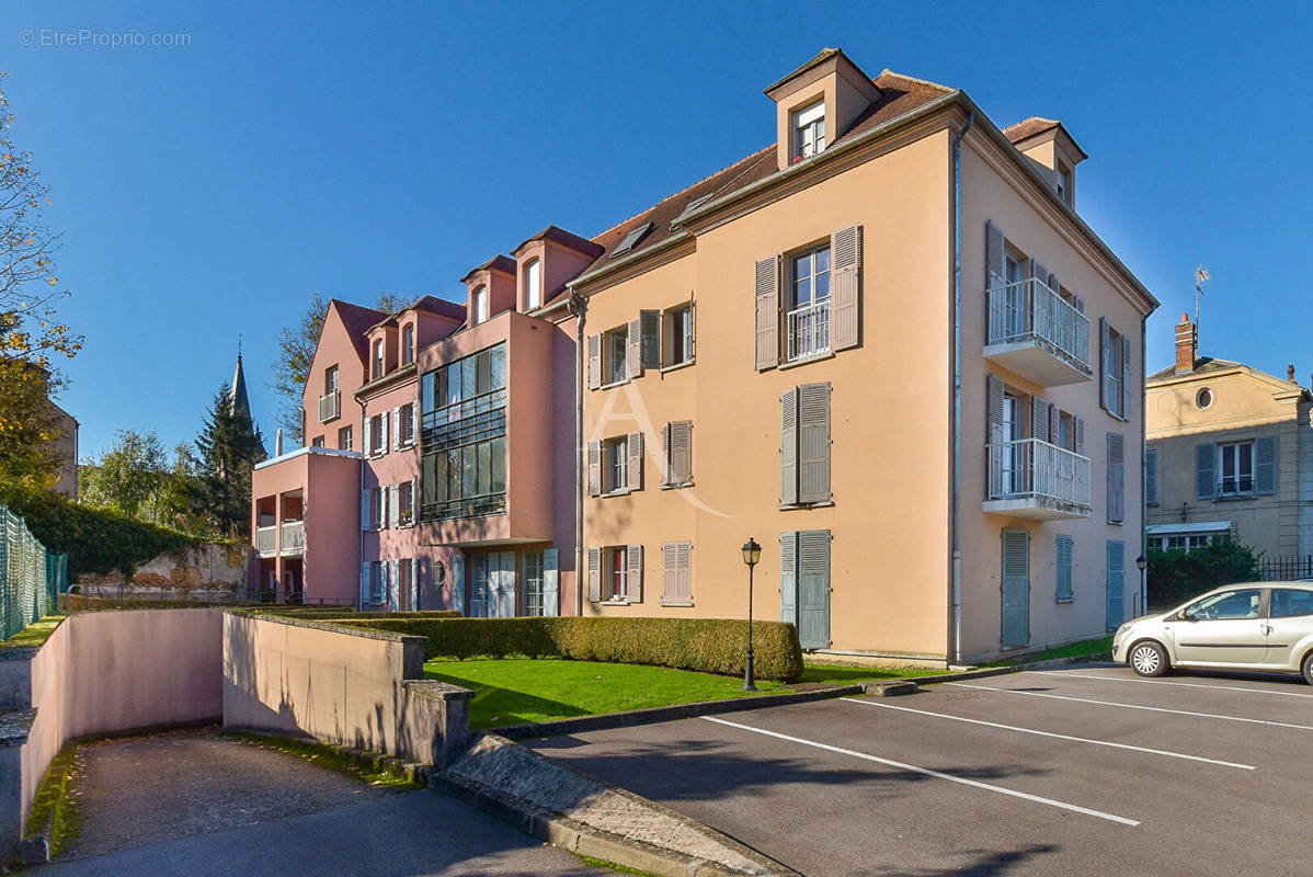 Appartement à FONTENAY-TRESIGNY