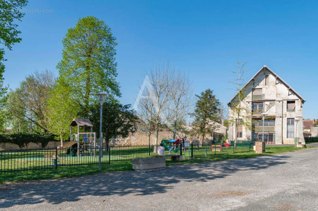 Appartement à FONTENAY-TRESIGNY