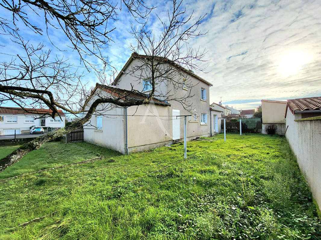 Maison à VIHIERS