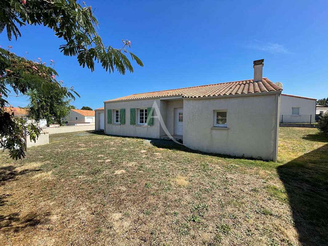 Maison à AVRILLE