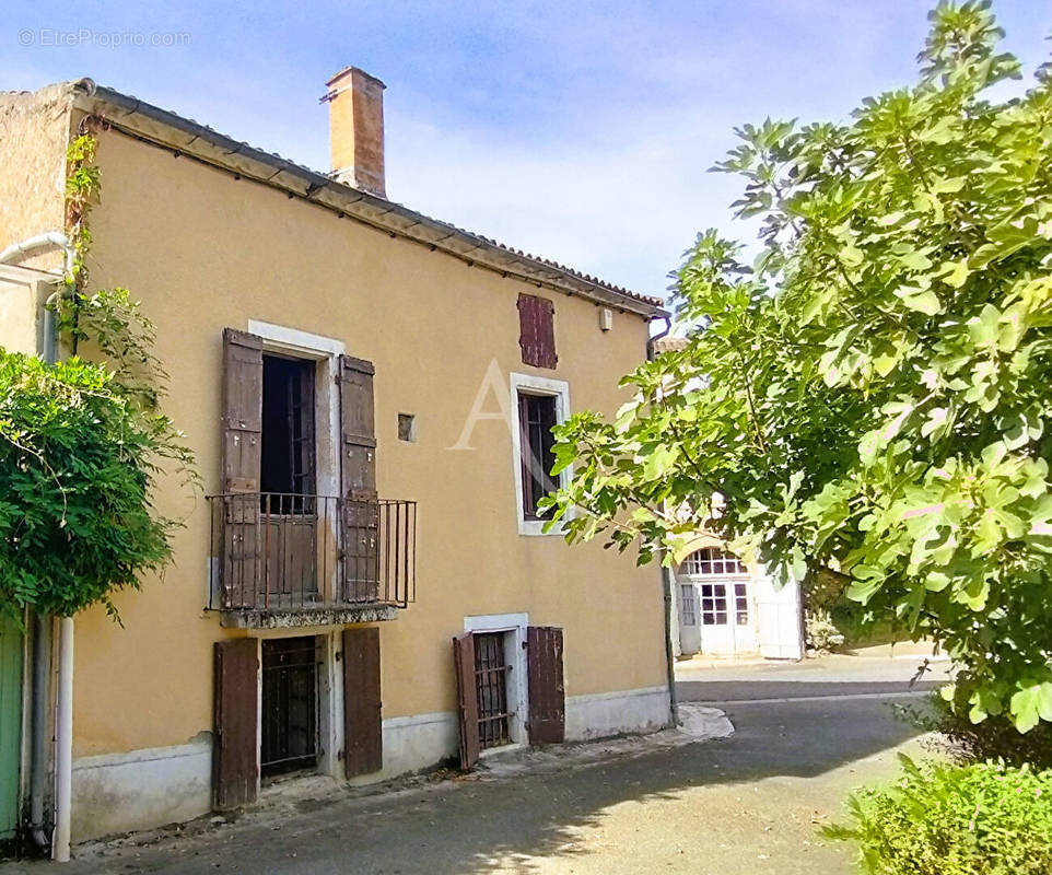 Maison à FRAYSSINET-LE-GELAT