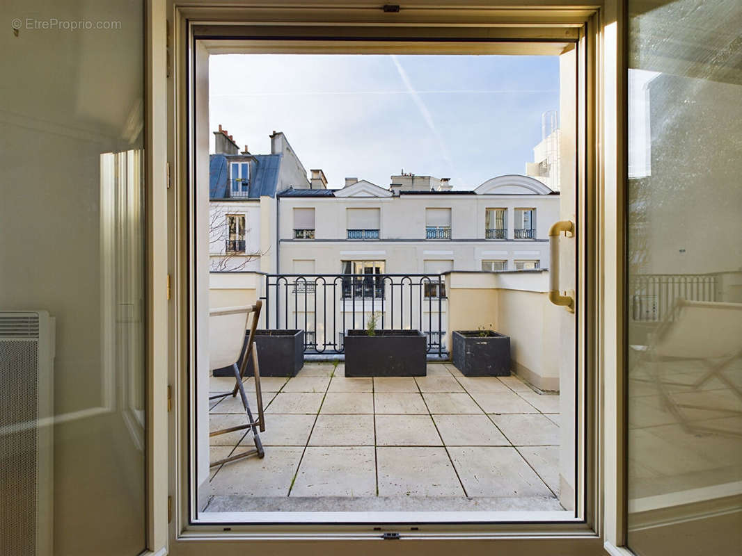 Appartement à PARIS-17E