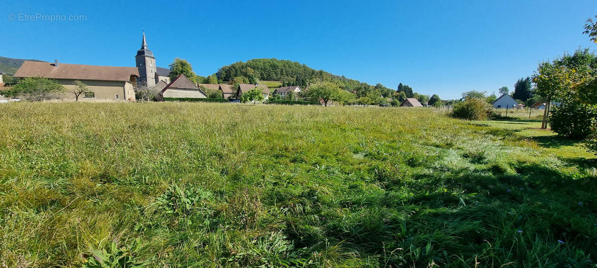 Terrain à ROUGEGOUTTE