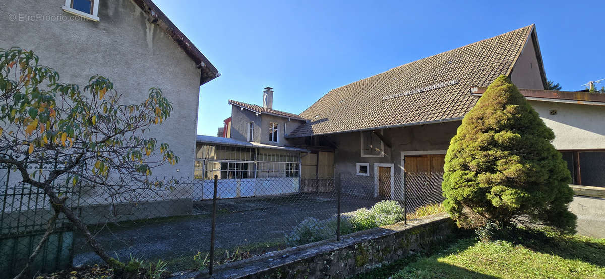 Maison à ROUGEMONT-LE-CHATEAU