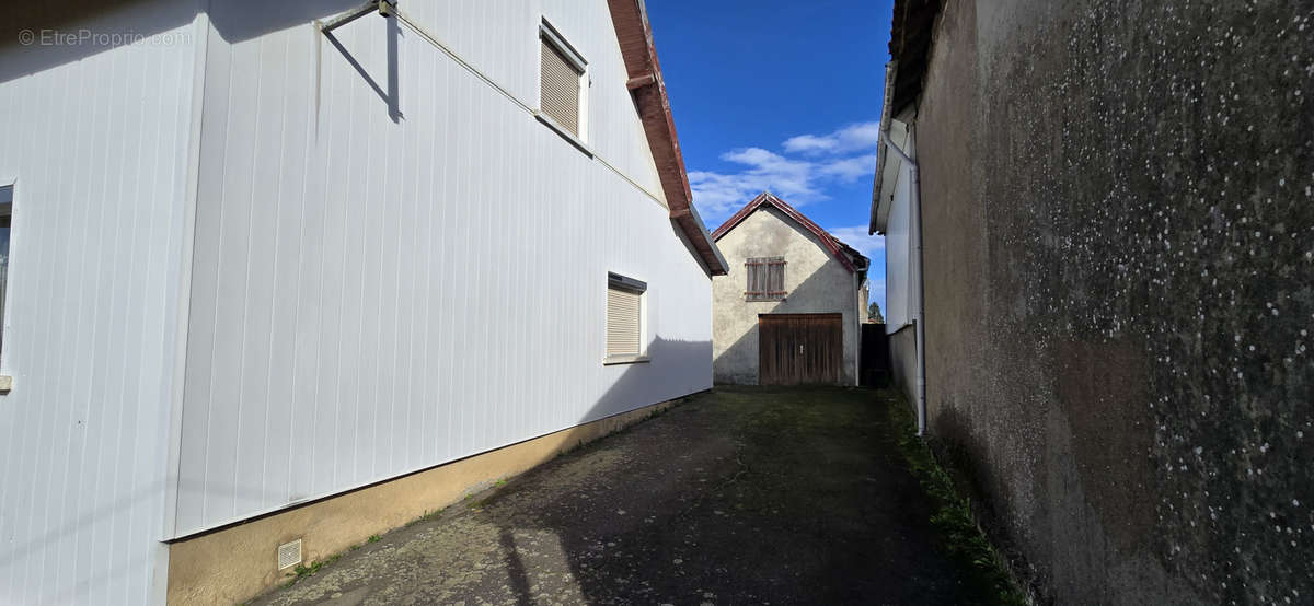 Maison à CHAVANNES-SUR-L&#039;ETANG