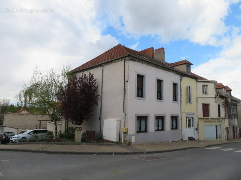 Maison à SAINT-GERMAIN-DES-FOSSES