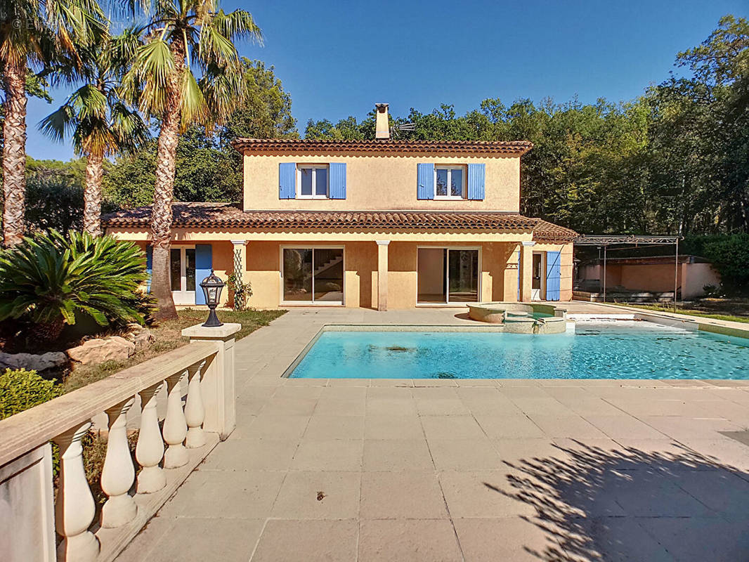 Maison à TOURRETTES-SUR-LOUP