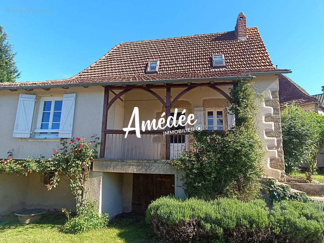 Maison à SAINT-CERE