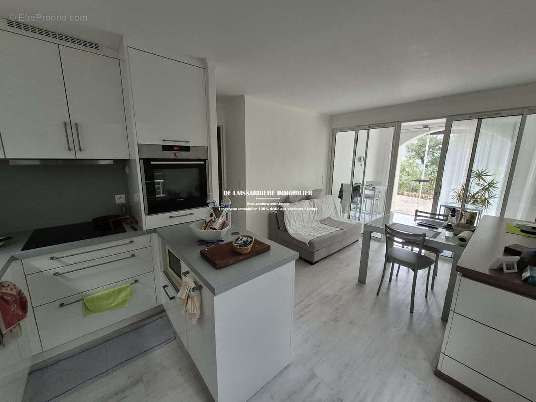 Appartement à GRIMAUD