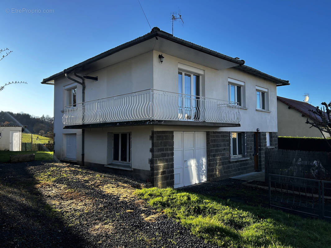 Maison à ROANNES-SAINT-MARY