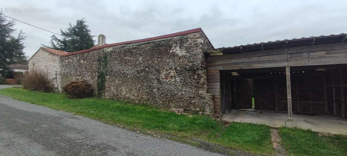 Maison à LE LANDREAU