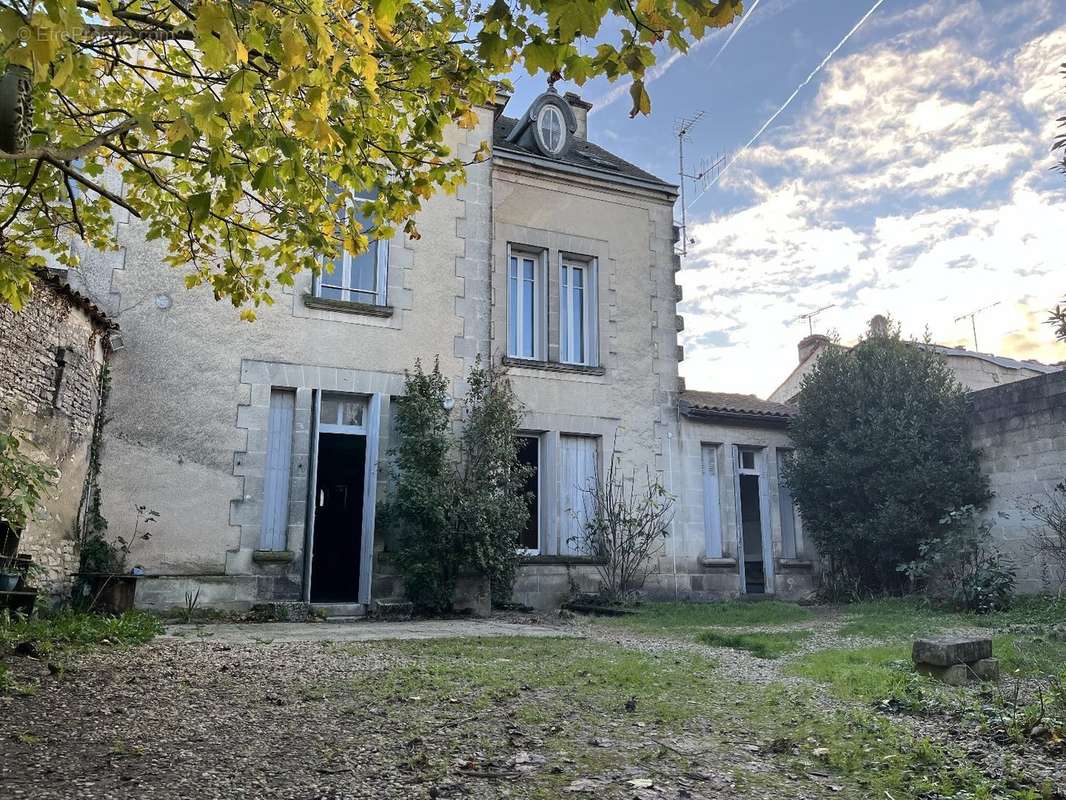 Maison à JARNAC