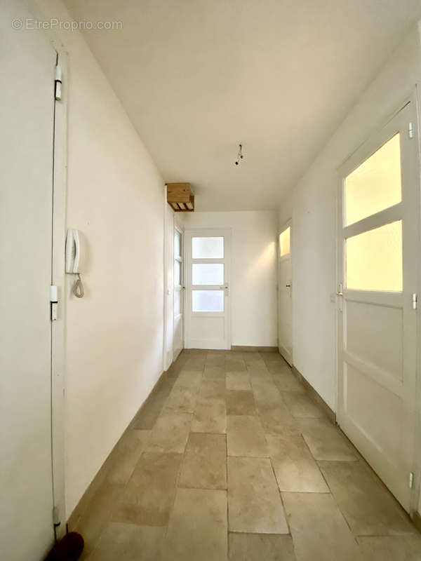 Appartement à MARSEILLE-5E