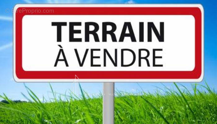 Terrain à SERVES-SUR-RHONE