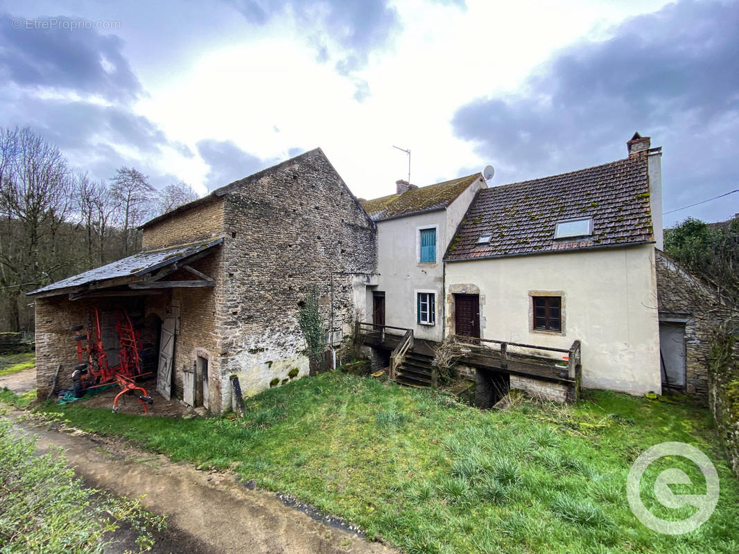 Maison à FONTENAY-PRES-VEZELAY