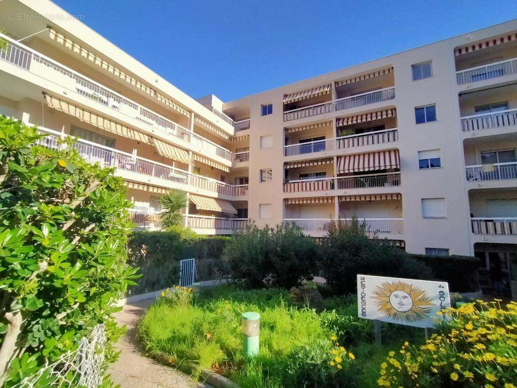 Appartement à VALLAURIS