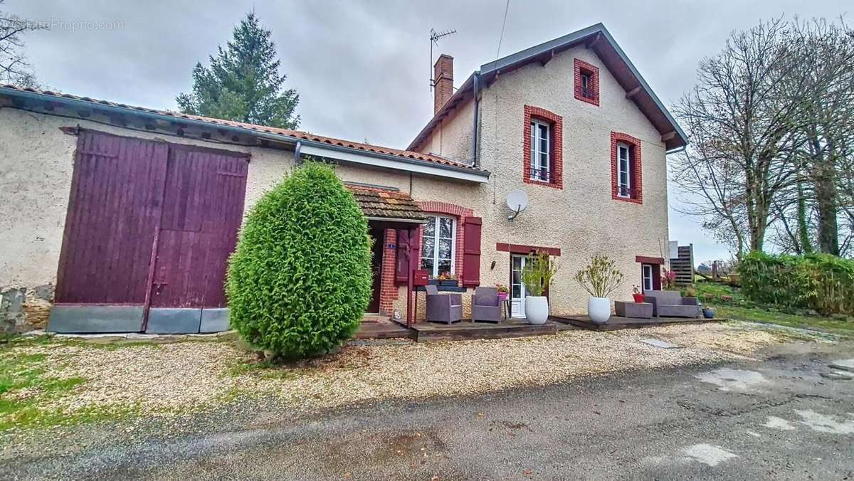 Maison à SAINT-OUEN-SUR-GARTEMPE