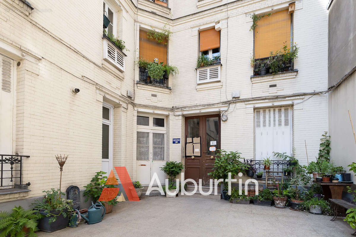 Appartement à PARIS-18E