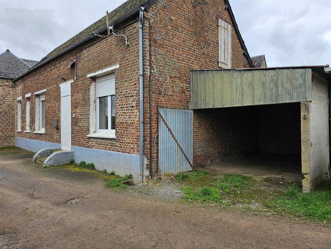 Maison à BOUE