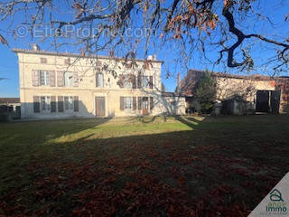 Maison à SAINT-YRIEIX-SUR-CHARENTE