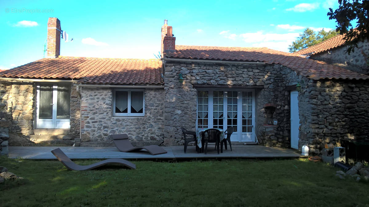 Maison à SAINT-AVAUGOURD-DES-LANDES