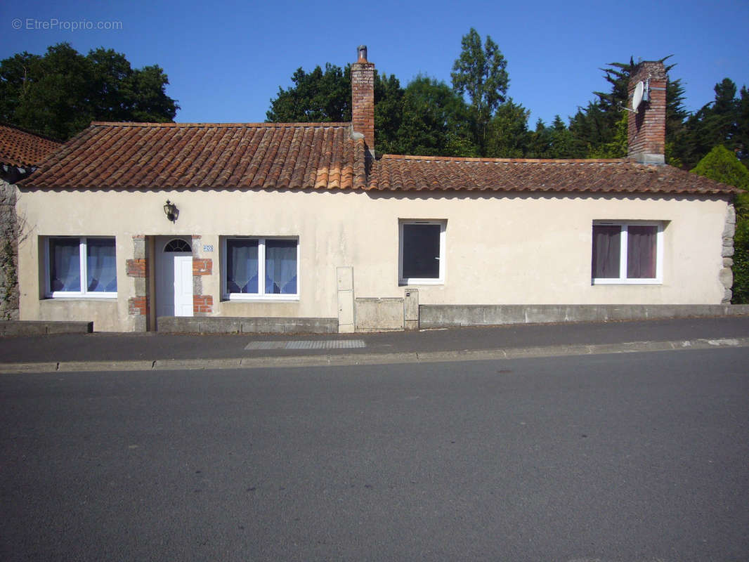 Maison à SAINT-AVAUGOURD-DES-LANDES