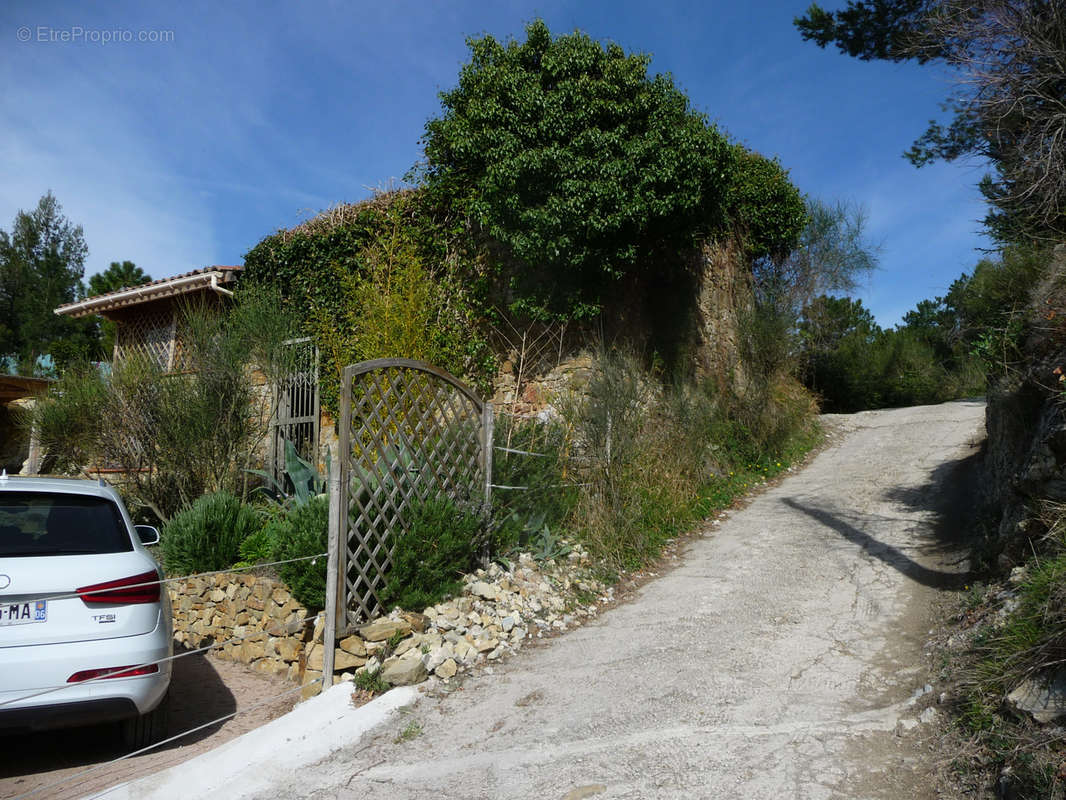 Terrain à CASTELLAR