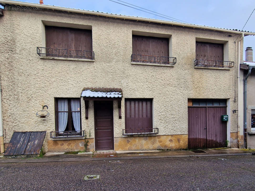 Maison à PAGNY-SUR-MEUSE