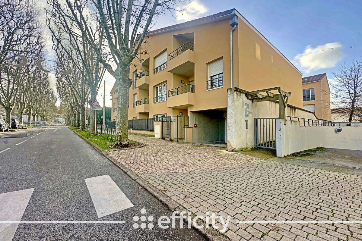 Appartement à SAINT-PIERRE-DE-CHANDIEU