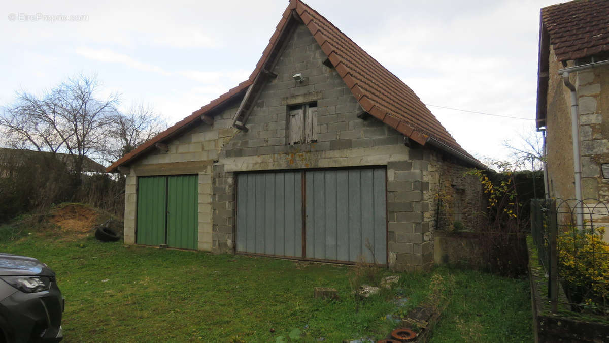 Maison à MAYAC