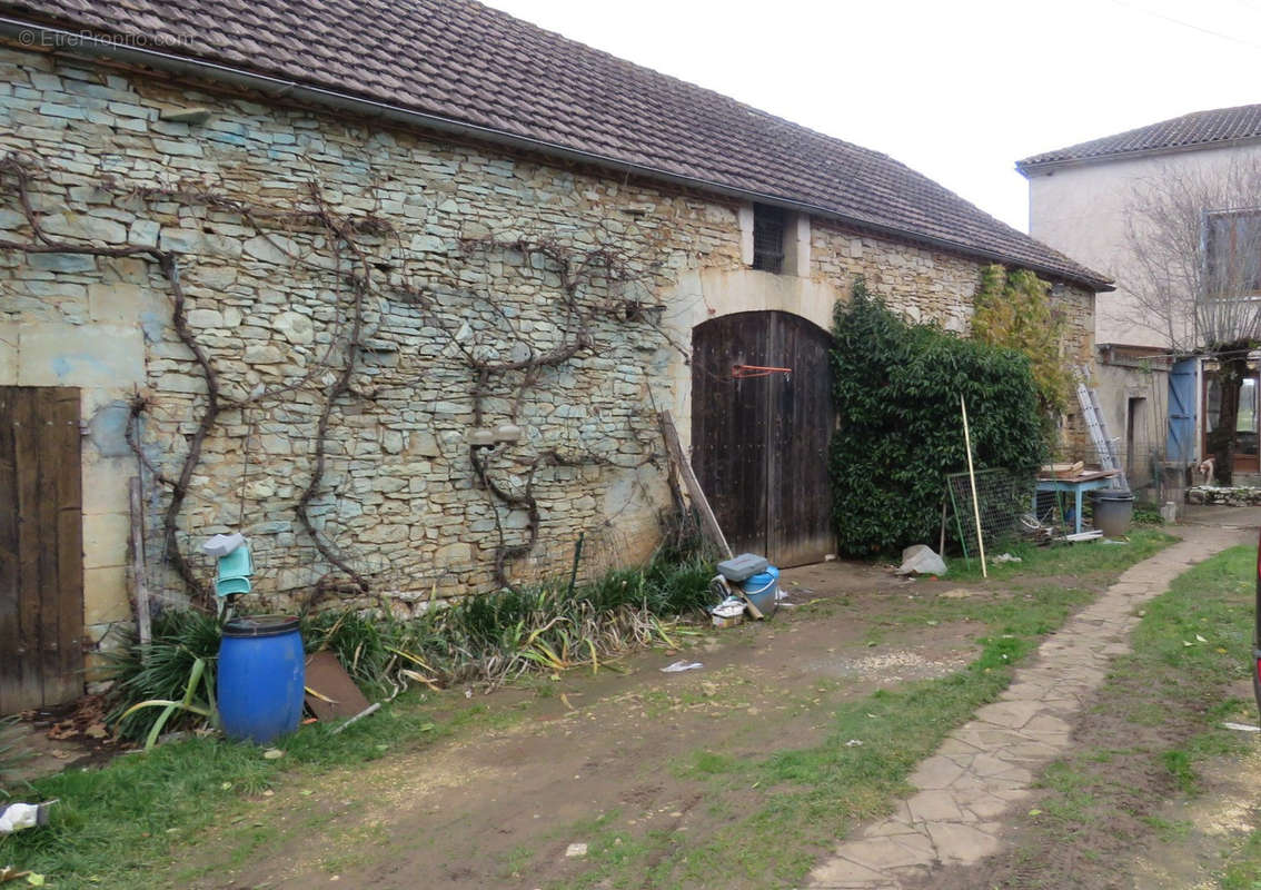 Maison à MAYAC