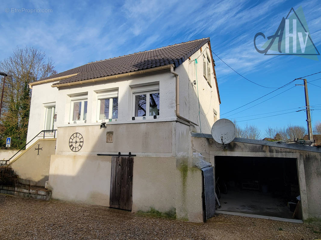 Maison à LONGUEVILLE