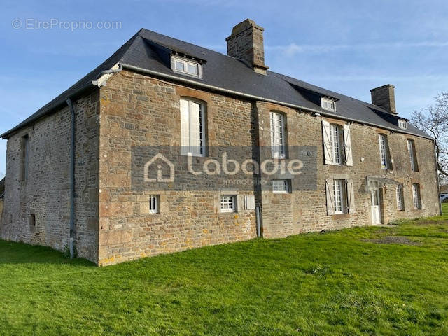 Maison à COULONCES