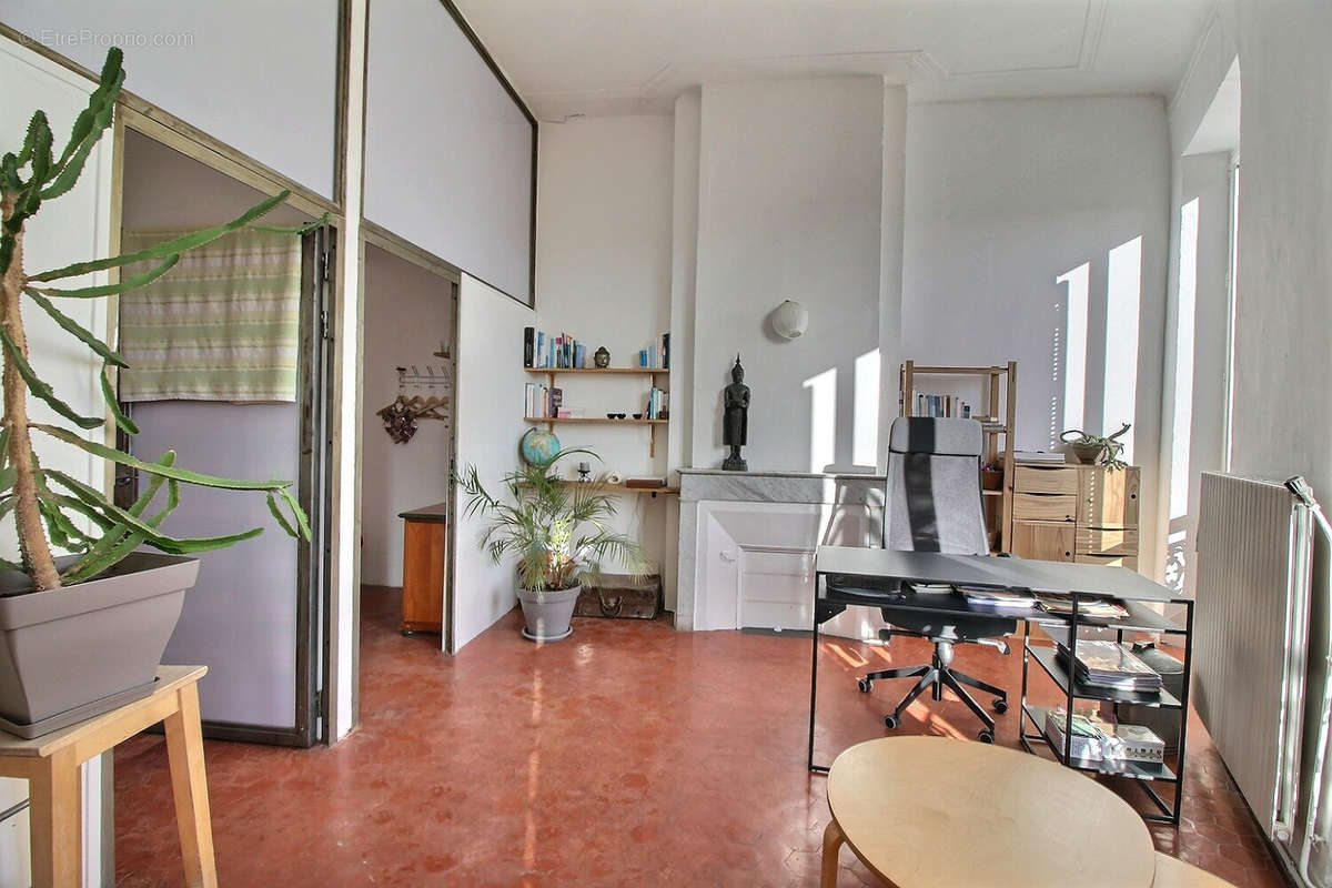 Appartement à MARSEILLE-6E