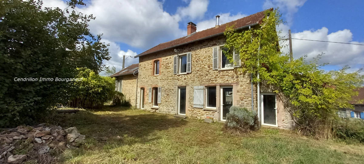 Maison à BOSMOREAU-LES-MINES