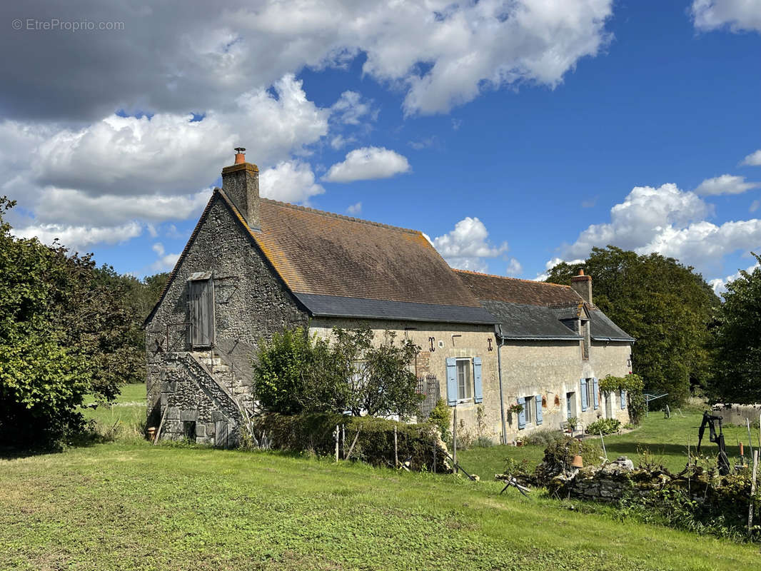 Maison à BEAUMONT-LA-RONCE