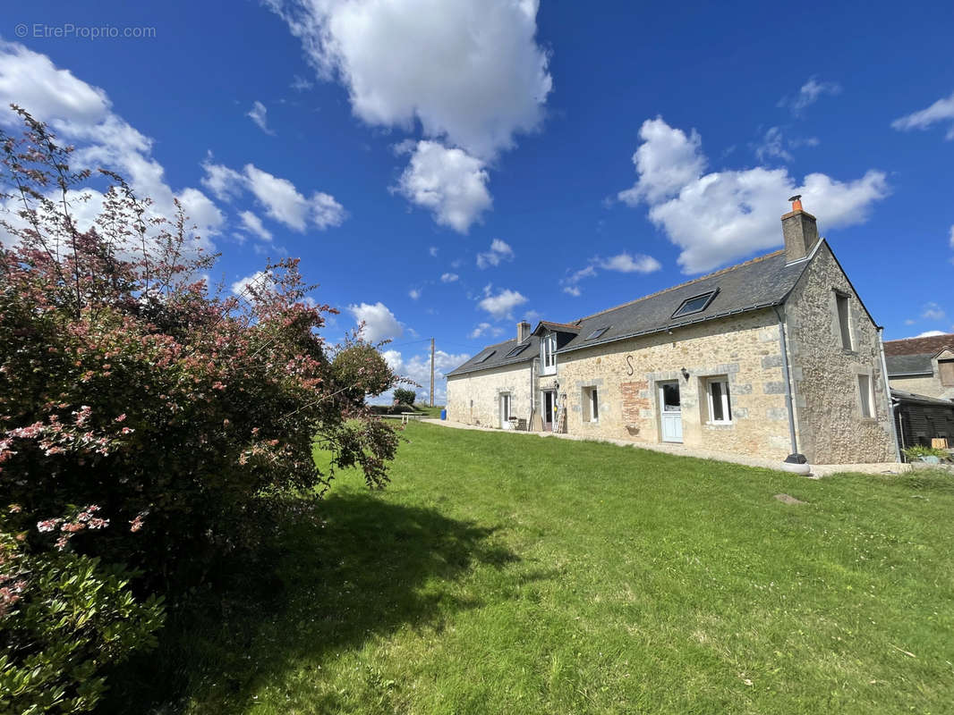 Maison à BEAUMONT-LA-RONCE